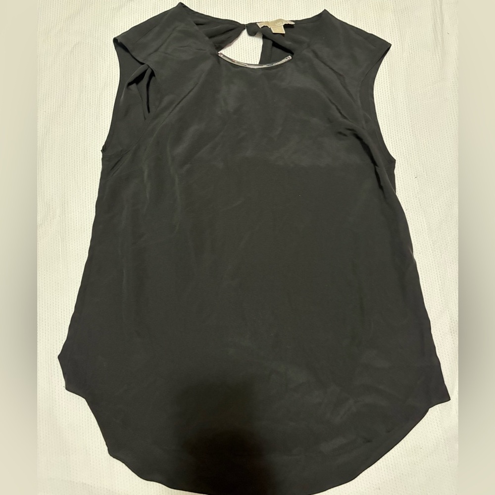 Michael Kors Black Sleeveless Blouse with Gold Necklace attached Size Large